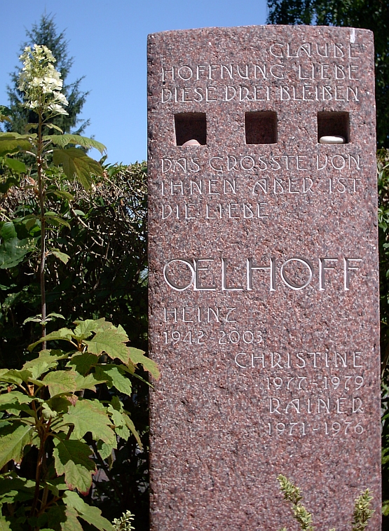 Grab Heinz, Christine und Ranier Oelhoff